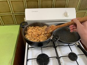 市販のソースを入れただけのパスタ（トマト？）
