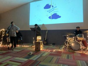 ワーシップの後、祈り、リフレクションをする時間がありました。その中でJesusが兄として手を伸ばしてくる感覚を覚えました。